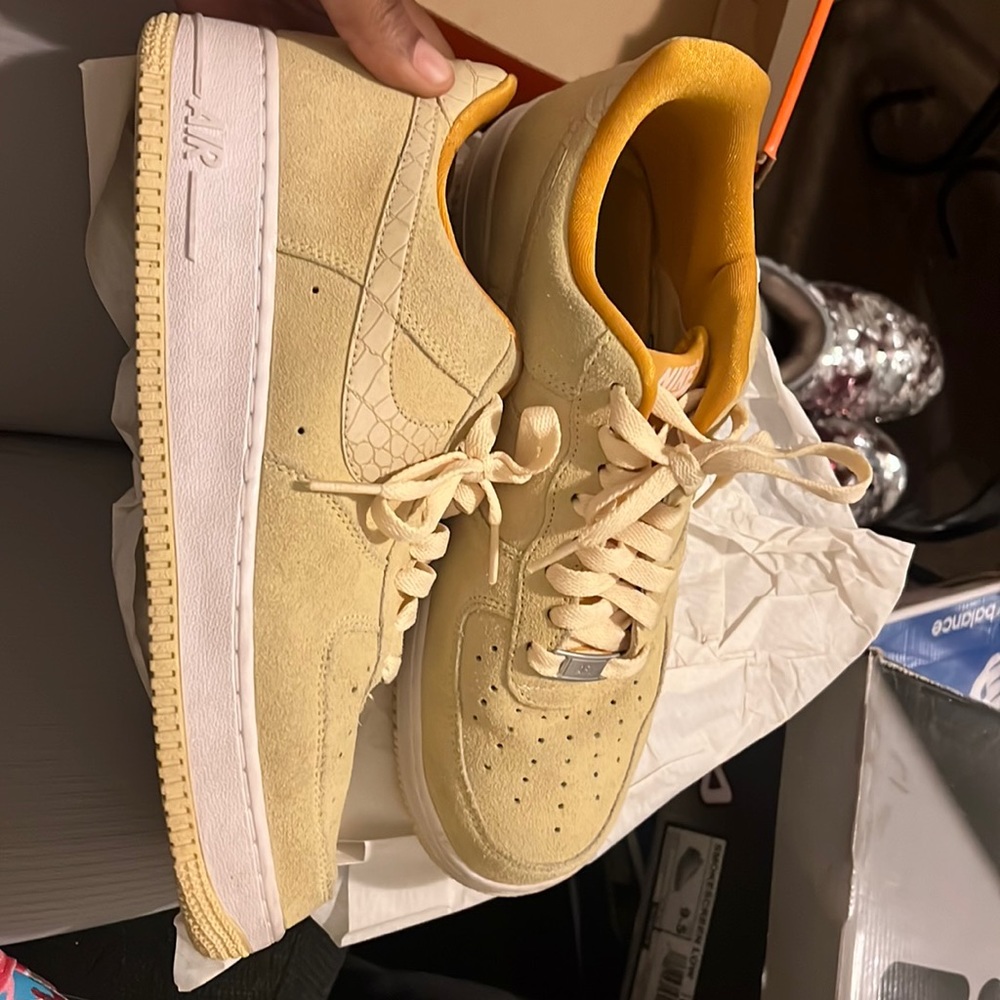 Air Force 1s used in Excellent condition